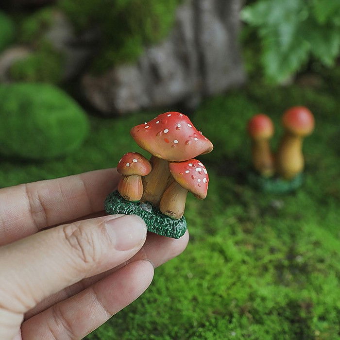 Decoratiune Ornament pentru Ghiveci, Flippy, Decoratiune pentru Gradina, Model 1 Ciuperci Rosii cu Buline Albe, 3.1 x 4 cm, Rosu [4]