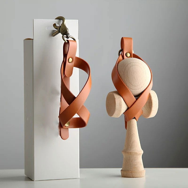 Husa pentru Kendama, Flippy, Husa de Depozitare pentru Kendama, din Piele Ecologica, Catarama cu Agatare pentru Transportare, Model Breloc 8, 12 x 6 cm, Maro deschis [3]