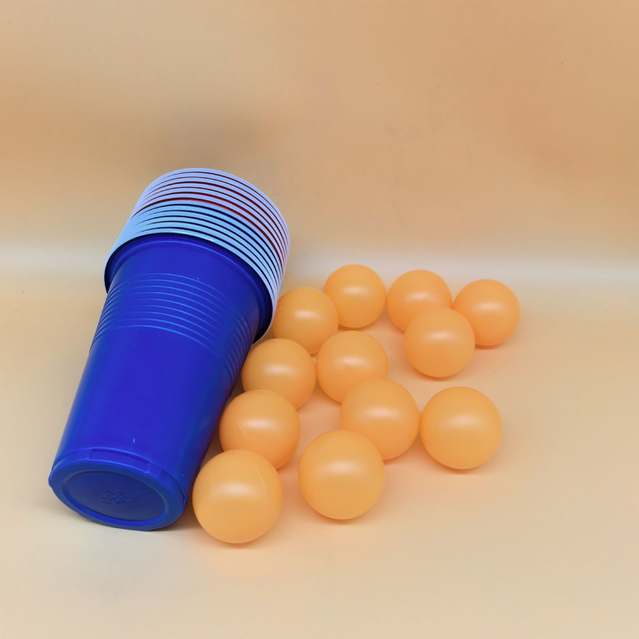 Joc de Baut BEER PONG, Flippy, Set din 12 Mingi de Tenis si 12 Pahare Reutilizabile, Joc Interactiv pentu Adulti, Albastru Rosu [8]