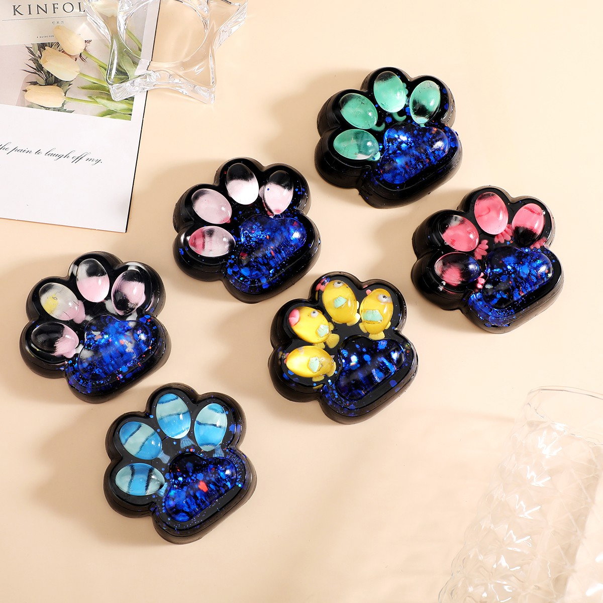 Jucarie Antistres Squishy, Flippy, cu Revenire Lenta, Squeeze Pinch Family, Model Cat Paw, 6.5 x 6 cm, din Tpr, 4-6 Ani, Model 1 Pestisori, Negru cu Insertii [1]