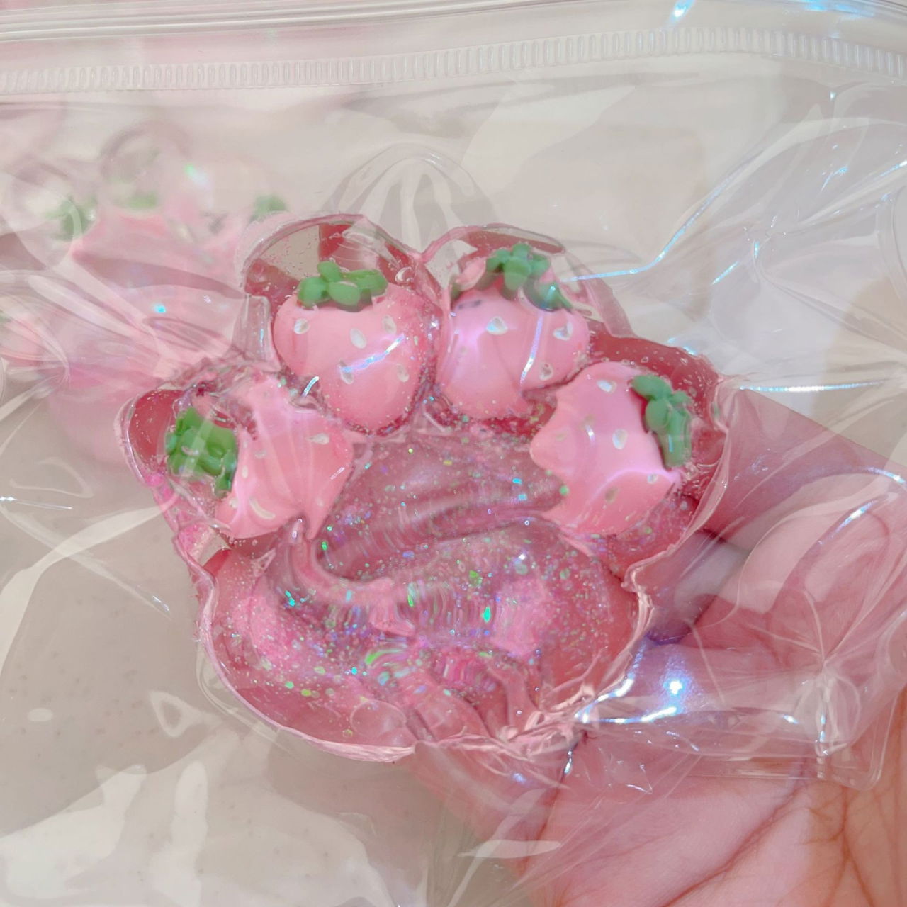 Jucarie Antistres Squishy, Flippy, cu Revenire Lenta, Squeeze Pinch Family, Model Labuta de Pisica cu Sclipici, 6.5x6 cm, 60g, Ambalaj Transparent, Roz [4]