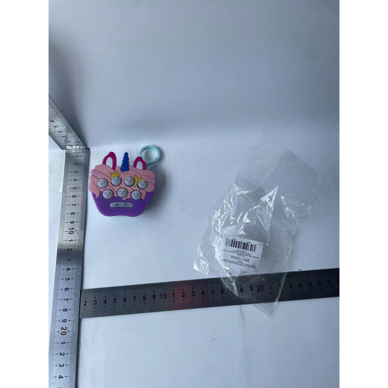 Jucarie pentru copii portabila Flippy, joc Gopher, cu lumini si muzica, tip breloc, model unicorn, material silicon si ABS, multicolor [3]