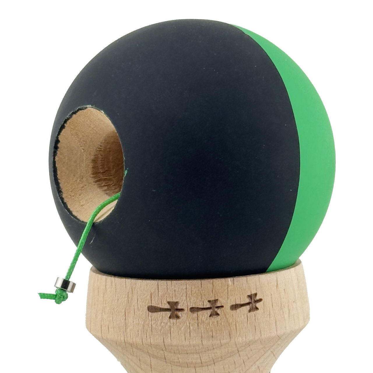 Kendama X Originala, Profesionala, Flippy, Cupe Mari KING SIZE V3, Rubber Grip, Gaura in Baza, Rulment Metalic, din lemn 18 cm, Ata 62/65 cm, Bicolor Verde/Negru [6]