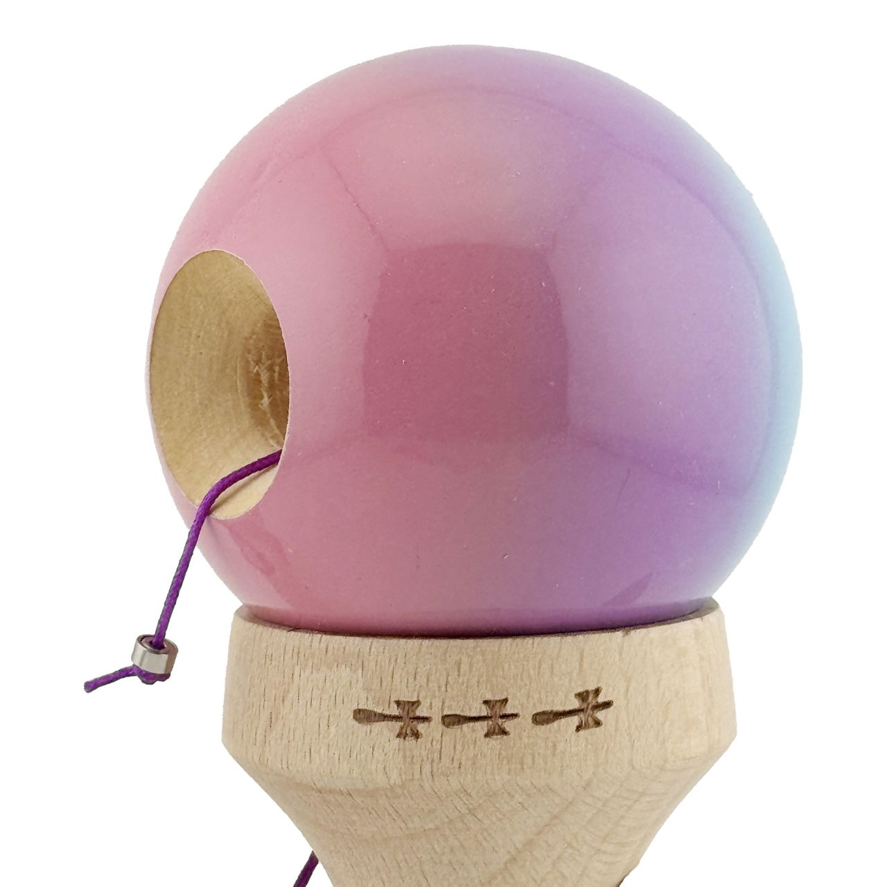 Kendama X Originala, Profesionala, Flippy, Super Sticky cu Cupe Mari KING SIZE V3, Gaura in Baza, Rulment Metalic, din lemn 18 cm, Ata 62/65 cm, Gradient Albastru/Mov/Roz [7]
