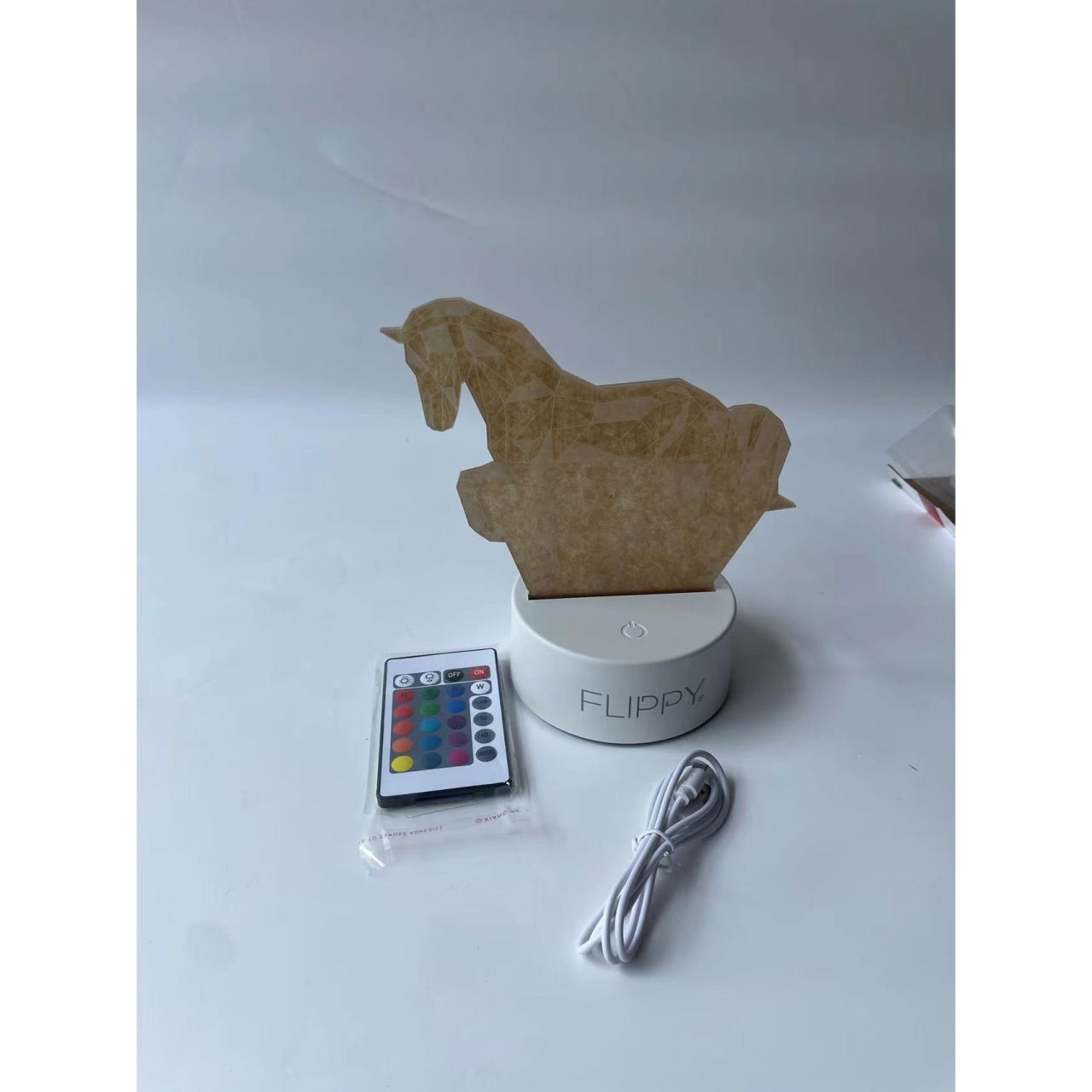Lampa LED decorativa, Flippy, 3D, Cal, cu telecomanda, doua moduri de alimentare USB si baterii, 20 cm inaltime, din material acril si lumina multicolora, alb [10]