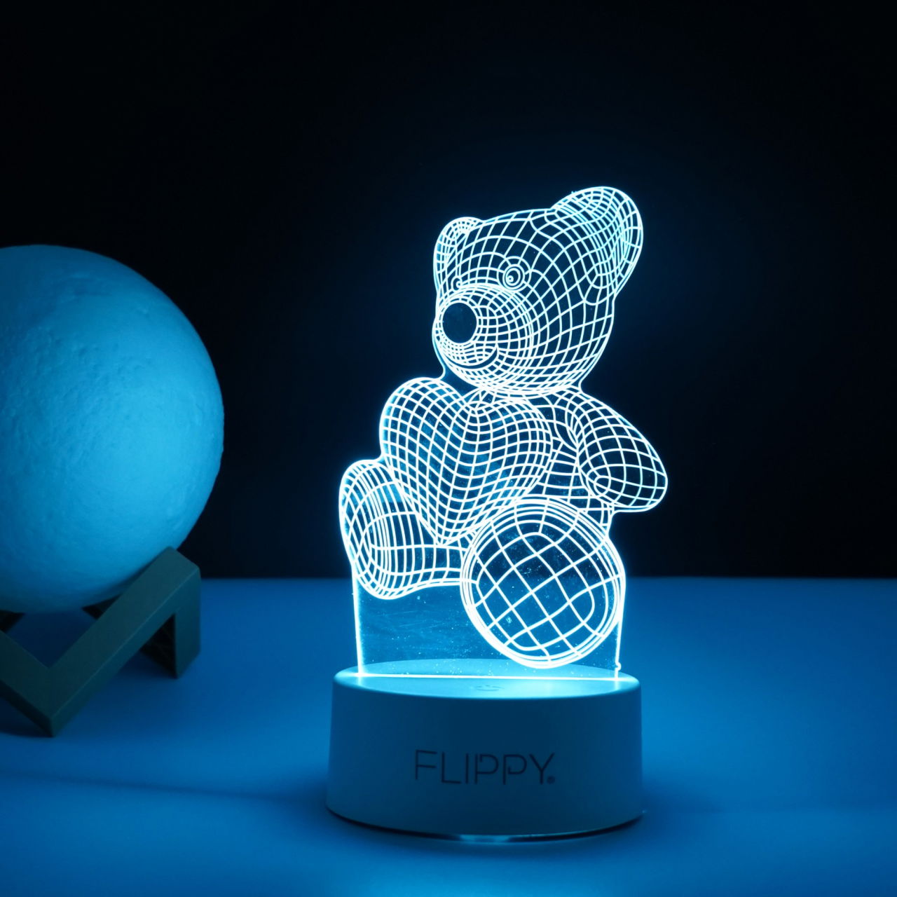 Lampa LED decorativa, Flippy, 3D, ursulet, din material acril si lumina multicolora, alb [3]