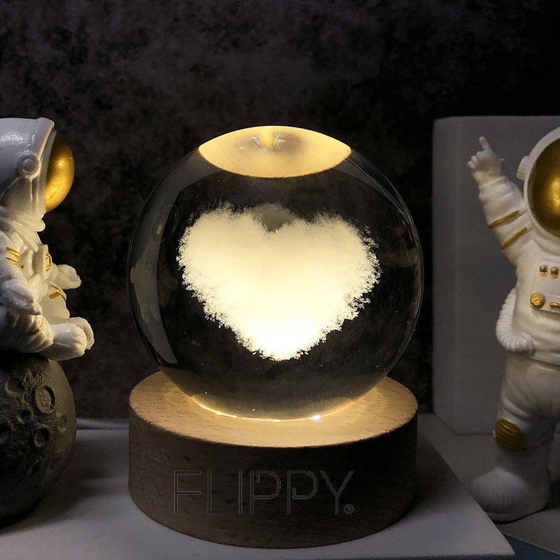 Lampa LED Decorativa, Flippy, Bila de Cristal cu Diametru 6cm, Model Inima 3D, Alimentare USB, Suport din Lemn, Lumina Alb Cald [3]
