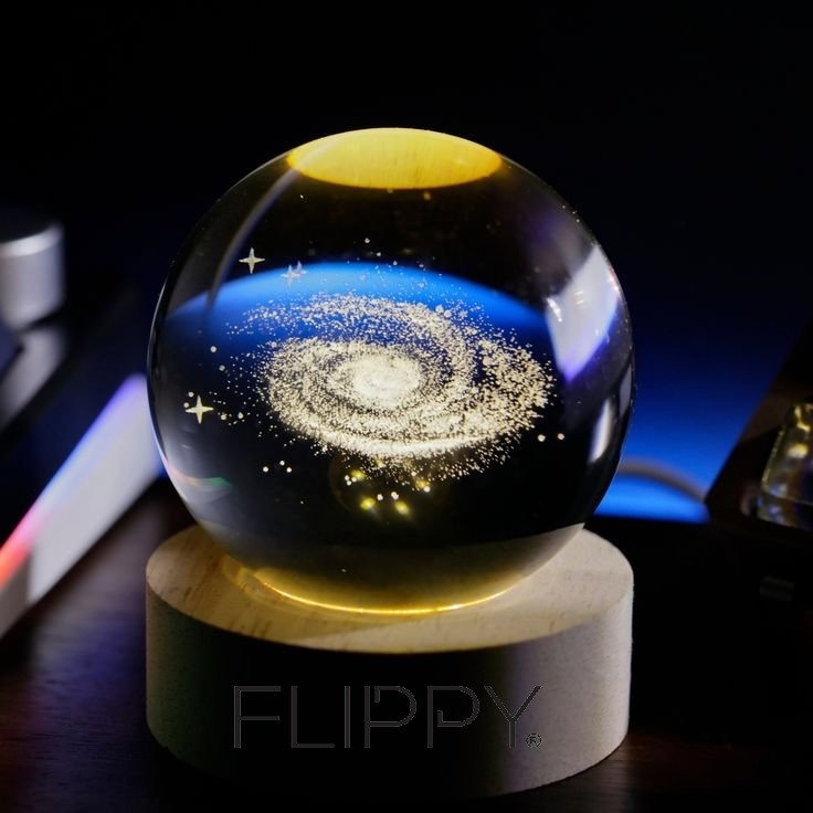 Lampa LED Decorativa, Flippy, cu Bila de Cristal cu Diametru 6cm, Model Galaxie 3D, Alimentare USB, Suport din Lemn, Lumina Alb Cald [2]