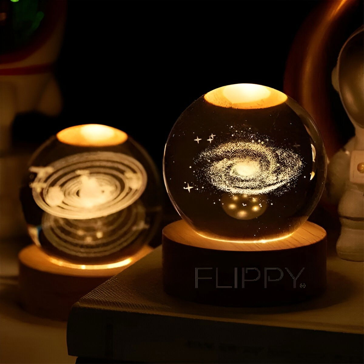 Lampa LED Decorativa, Flippy, cu Bila de Cristal cu Diametru 6cm, Model Galaxie 3D, Alimentare USB, Suport din Lemn, Lumina Alb Cald [5]