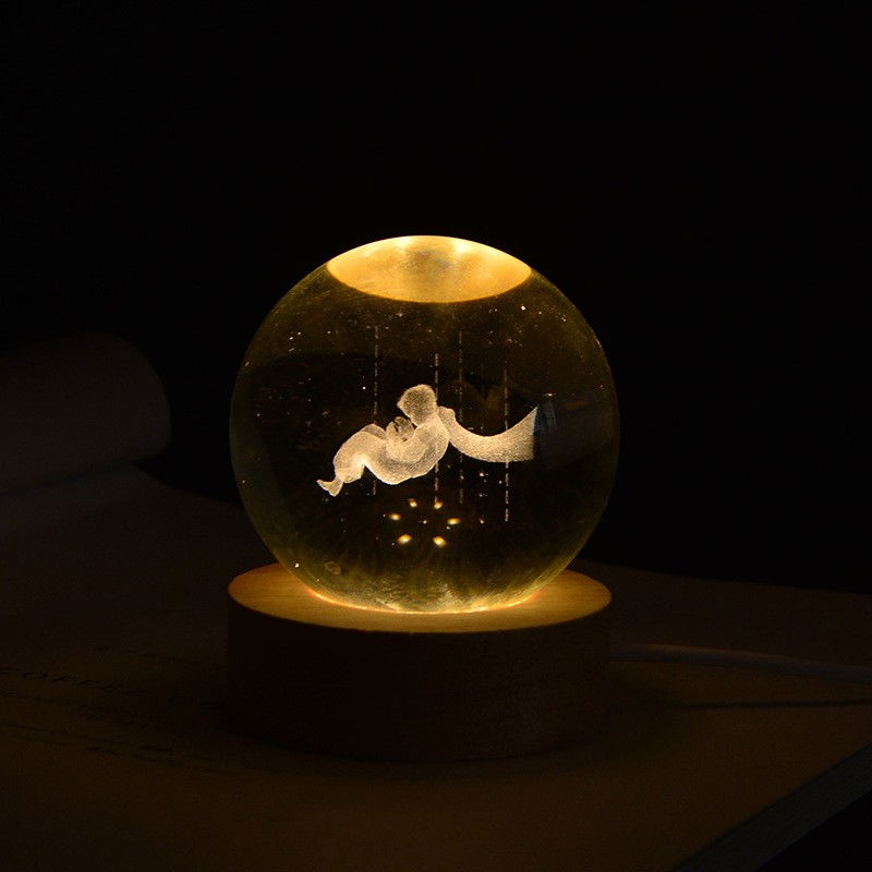 Lampa LED Decorativa, Flippy, cu Bila de Cristal cu Diametru 6cm, Model Micul Print 3D, Alimentare USB, Suport din Lemn, Lumina Alb Cald [5]