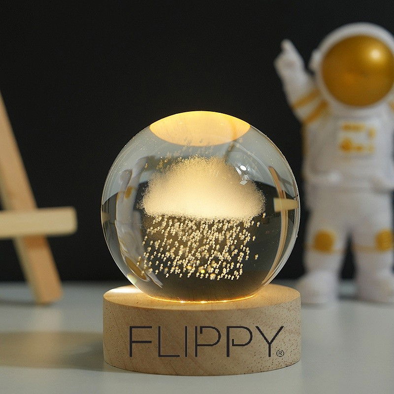 Lampa LED Decorativa, Flippy, cu Bila de Cristal cu Diametru 6cm, Model Nor Ploios 3D, Alimentare USB, Suport din Lemn, Lumina Alb Cald [3]
