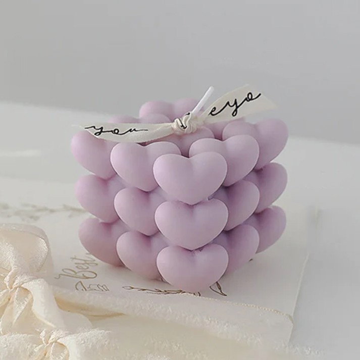 Lumanare Parfumata Decorativa, Flippy, Model Abstract Cub din Inimioare, Lumanare pentru Diferite Ocazii, 6 x 5.5 cm, Aroma de Lavanda, Mov [1]