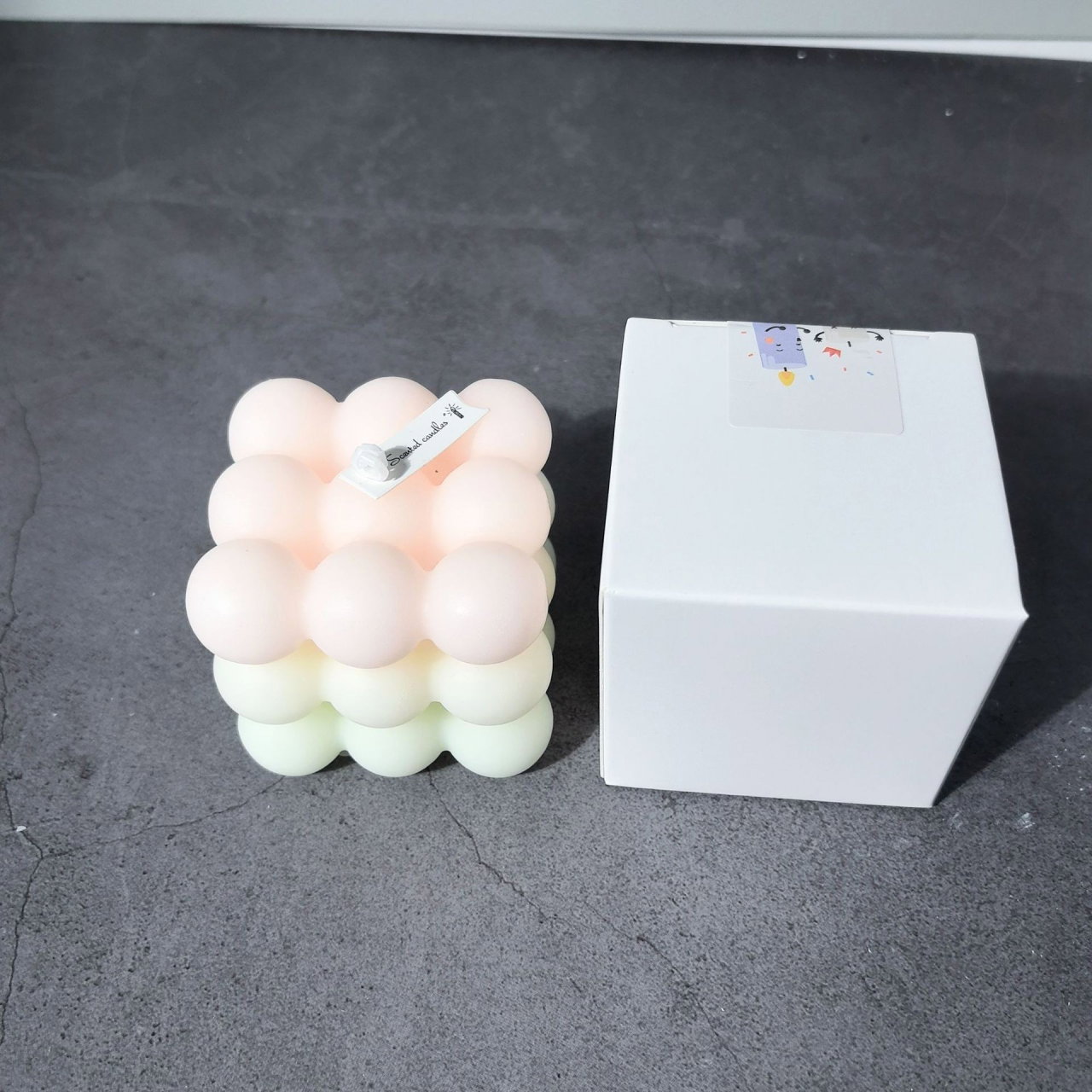 Lumanare Parfumata, Flippy, din Ceara De Soia, Model Cub, Gradient in 3 Culori Pale, 6x6x6 cm, Aroma de Piersici, Bej [2]