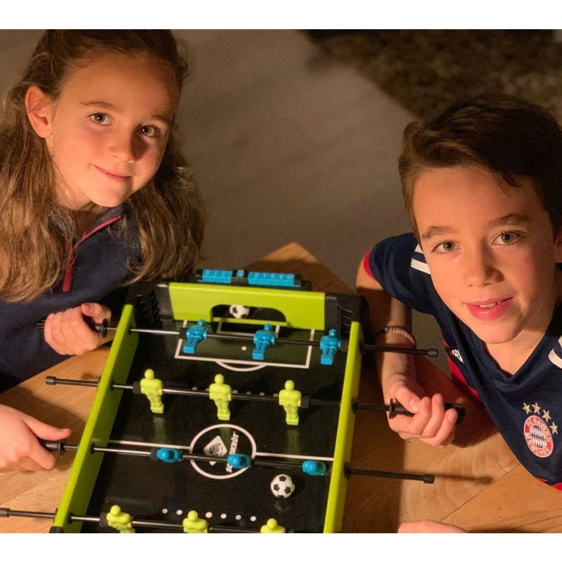 Masa de fotbal cu teren si 12 jucatori Flippy, 4 manere, cu Tablou Scor, din Metal si ABS, 36.5 x 35.5 x 8 cm, Design Multicolor, pentru copii/adulti, verde [5]