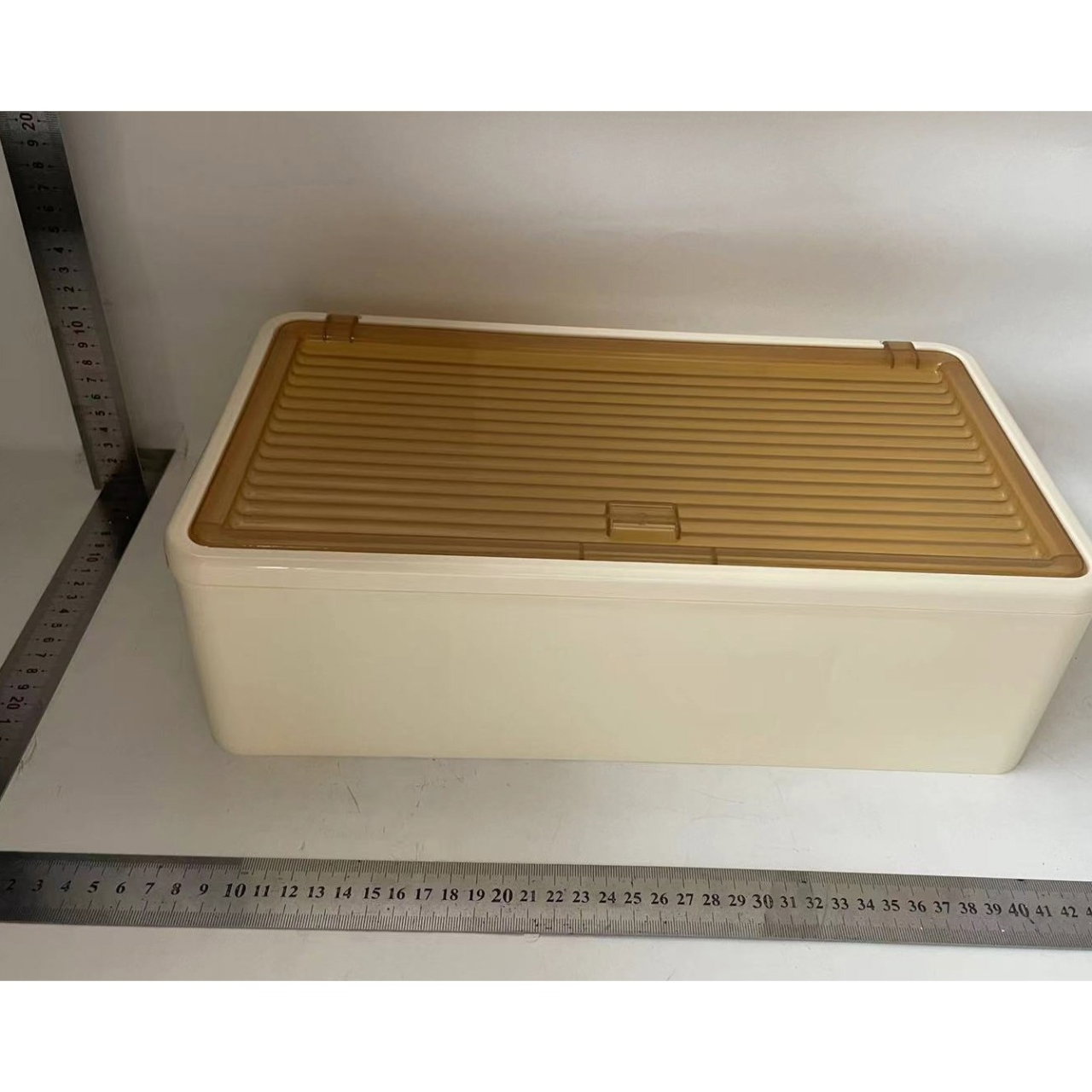 Organizator Cosmetice, Flippy, Montare pe Perete fara Perforare, 36.5x10.9x20 cm, cu 3 Rafturi, din PP si ABS, Bej, Usa Transparenta [2]