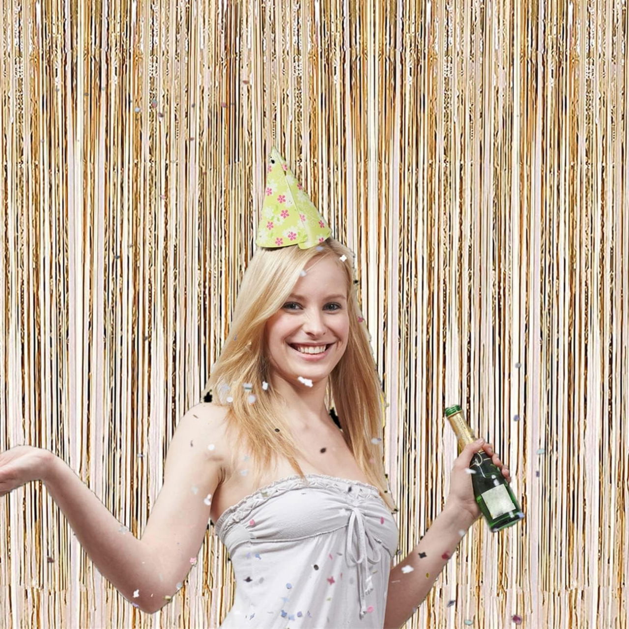 Perdea Franjurata, Flippy, Model Decor Petrecere, pentru Fundal de Poze, Amenajare Colorata a Petrecerii, Dimensiune 100x200 cm, Gold Sampanie [7]