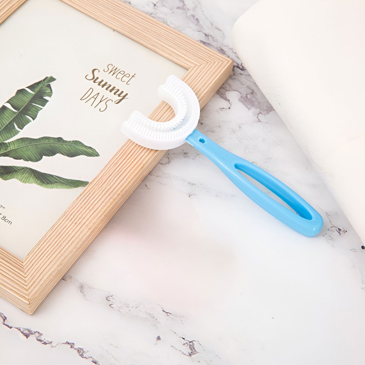 Periuta de Dinti in Forma de U, Flippy, pentru Copii 6-12 ani, Peri Moi, 12 cm, Model Inima, Culoare Albastru [3]