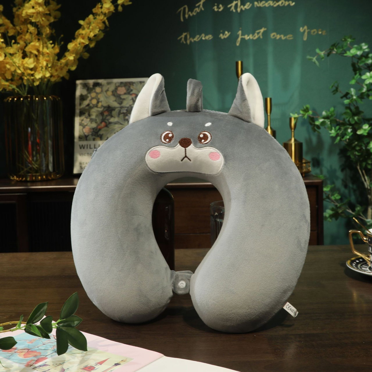 Perna de Calatorie in Forma de U, Flippy, Pentru Gat si Cap, Umplutura din Spuma cu Memorie, 30x30 cm, Model Husky, Accesoriu de Voiaj, Birou, Masina, Sistem Prindere Capse, Gri [6]