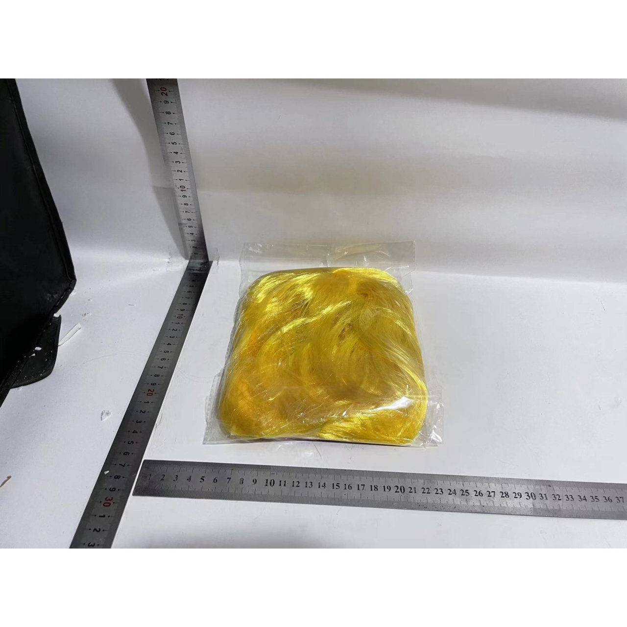 Peruca Cosplay, Flippy, Tunsoare Bob cu Breton, pentru Carnaval, Halloween, Petreceri Tematice, din PET, Marime Universala, Galben [2]