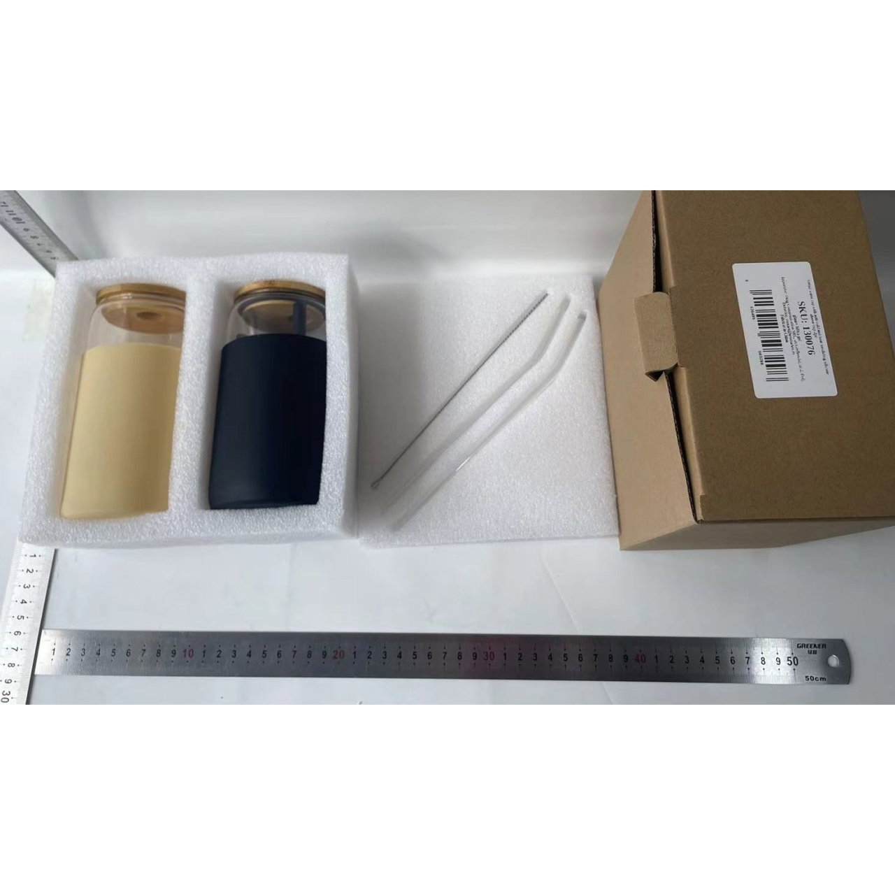 Set 2 Pahare din Sticla Termoizolante Transparente, Flippy, Capace si Paie Incluse, 500 mL, Silicon Negru si Crem [6]