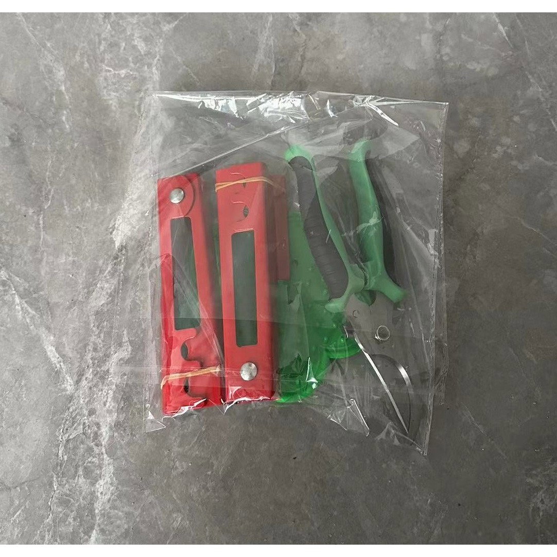 Set 4 Unelte de Gradinarit, Flippy, pentru Indepartare Spini Trandafiri si Taiere, din PVC/Otel Carbon, Rosu/Verde [7]