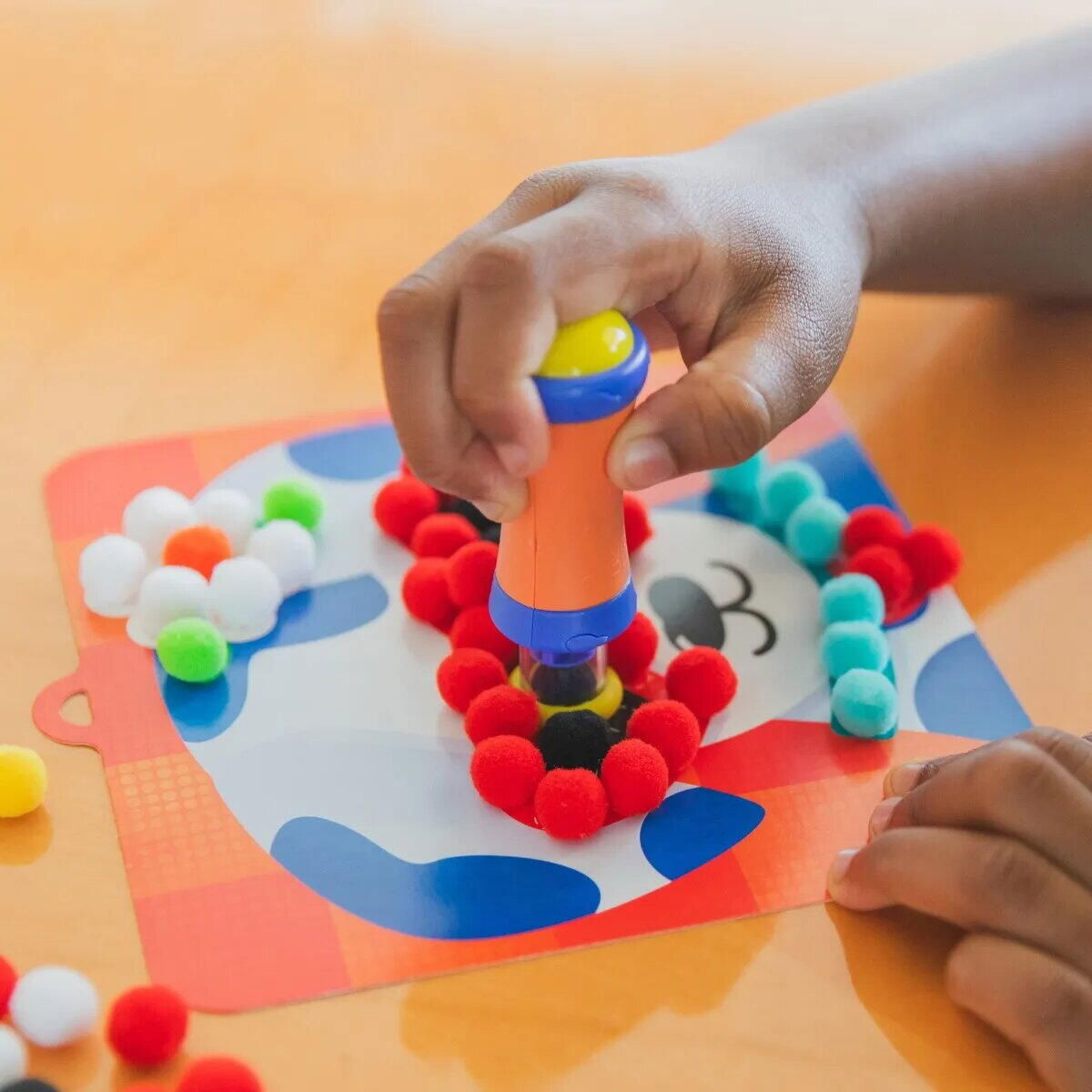 Set creativ cu pompoane - Imbraca animalutele [9]