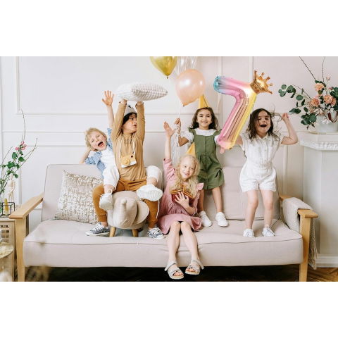 Cifre - Balon din Folie Metalizata, Flippy, Figurina Cifra Gradient, Tema Aniversare 80 cm, Ambalaj Individual, Pai inclus, Umflare cu Aer sau Heliu, Coronita, Cifra 7