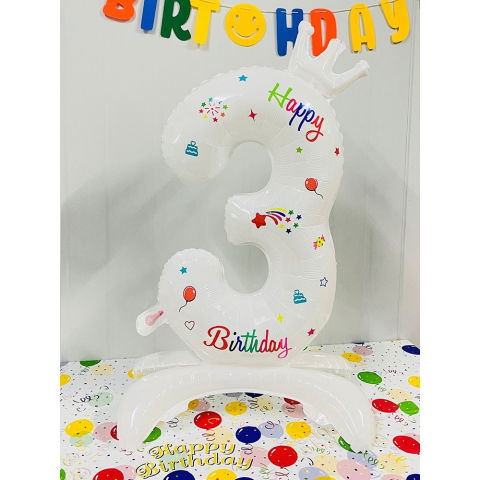 Cifre - Balon din Folie Metalizata, Flippy, Figurina Cifra, Model 3 cu Happy Birthday Scris, Tema Aniversare 81 cm, Ambalaj Individual, Pai Inclus, Umflare cu Aer sau Heliu, Alb