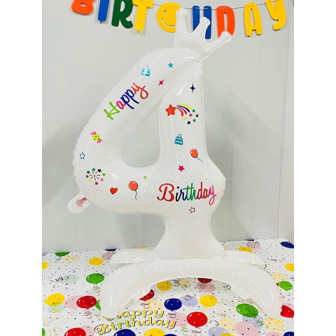 Cifre - Balon din Folie Metalizata, Flippy, Figurina Cifra, Model 4 cu Happy Birthday Scris, Tema Aniversare 81 cm, Ambalaj Individual, Pai Inclus, Umflare cu Aer sau Heliu, Alb