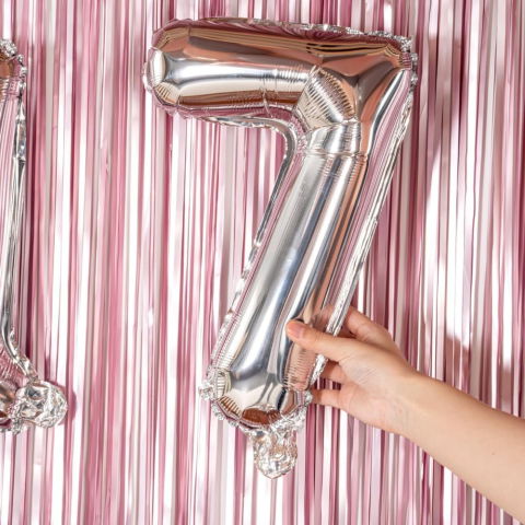 Cifre - Balon din Folie Metalizata Flippy, Figurina Cifra, Tema Aniversare 40 cm, Ambalaj Individual, Pai inclus, Umflare cu Aer sau Heliu, Argintiu, Cifra 7