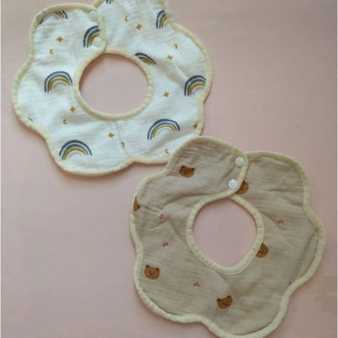 Articole Diverse copii - Baveta Tip Floare, Flippy, din Bumbac, pentru Copii 0-12 Luni, Rezistenta la apa, cu Capse, Model Curcubeu, 26 x 29 cm, Alb