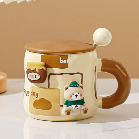 Veselă pentru Masă - Cana din Ceramica, Flippy, Model Urs pentru Baieti, Cana Universala, Cana pentru Ceai, Cana cu Lingura Metalica si Capac, 9.6 x 9.5 x 9.5 cm, 400 ml Bej