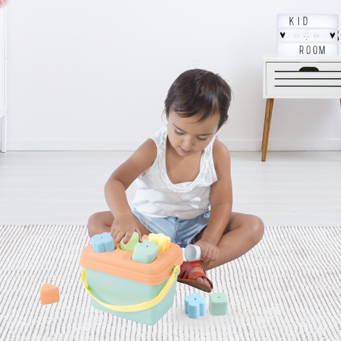 Jucarii indemanare - Galetusa cu sortator - Pastel (5 piese)