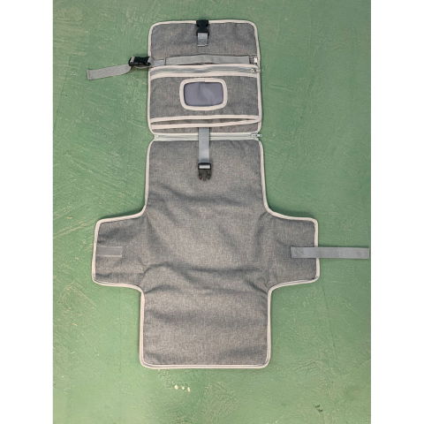 Articole pentru copii - Geanta Multifunctionala, Flippy, Tip Aleza de Schimbat Scutece, Impermeabila, din Panza Oxford, cu Buzunare, Usor de Agatat, 30 x 20 cm, Gri