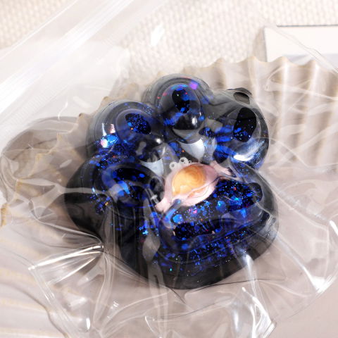 Jucarii Squishy si Gonggi - Jucarie Antistres Squishy, Flippy, cu Revenire Lenta, Squeeze Pinch Family, Model Cat Paw, 6.5 x 6 cm, din Tpr, 4-6 Ani, Model 3 Vietati Marine, Negru cu Insertii