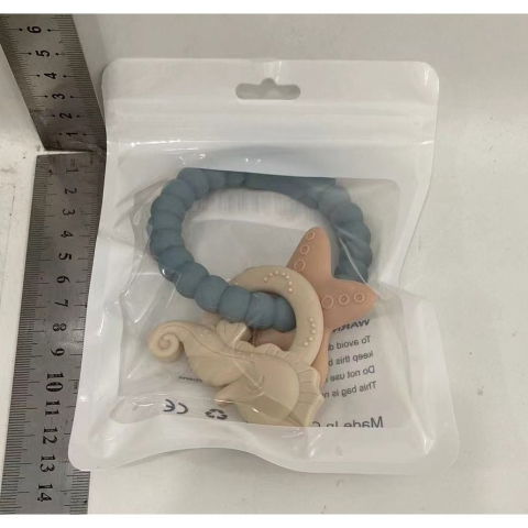 Articole Diverse copii - Jucarie Dentitie Bebelusi, Flippy, Tip Bratara, Model Calut si Stea de Mare, + 3 luni, din Silicon, fara BPA, 8.1 x 8.1 x 1.2 cm, Albastru