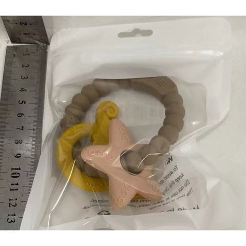 Articole Diverse copii - Jucarie Dentitie Bebelusi, Flippy, Tip Bratara, Model Calut si Stea de Mare, + 3 luni, din Silicon, fara BPA, 8.1 x 8.1 x 1.2 cm, Maro
