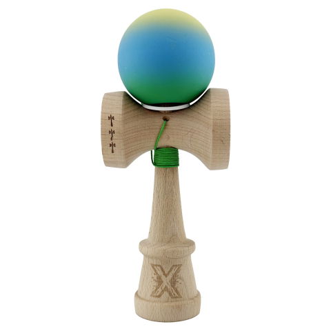 TeoMarket - Kendama X Originala, Profesionala, Flippy, Cupe Mari KING SIZE V3, Rubber Grip, Gaura in Baza, Rulment Metalic, din lemn 18 cm, Ata 62/65 cm, Gradient Galben/Albastru/Verde
