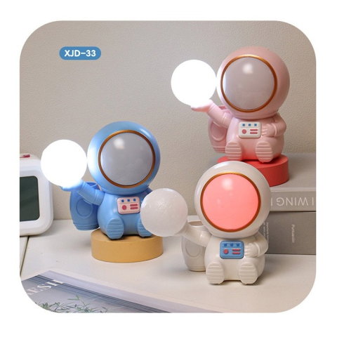 TeoMarket - Lampa de Veghe 2in1, Flippy, Lampa, Ascutitoare si Spatiu Depozitare, Model Astronaut, Incarcare USB, din ABS, 12 x 7 x 11 cm, Lumina Led, Multicolor