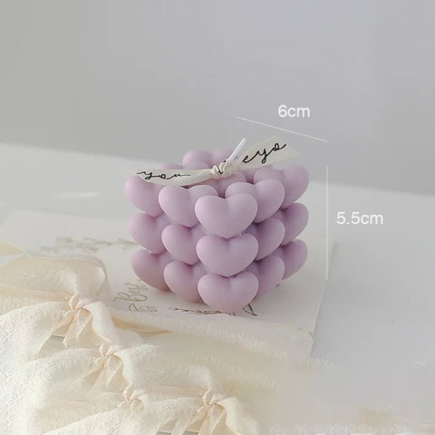 TeoMarket - Lumanare Parfumata Decorativa, Flippy, Model Abstract Cub din Inimioare, Lumanare pentru Diferite Ocazii, 6 x 5.5 cm, Aroma de Lavanda, Mov