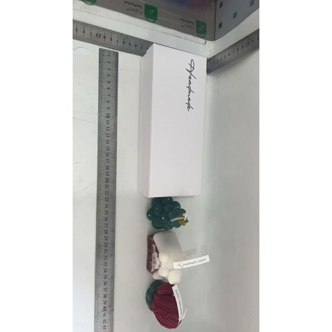 Lumanari - Lumanari Parfumate de Craciun, Flippy, GIFT BOX din 3 Lumanari din Ceara de Soia, Model B Brad, Manusa, Casuta, 22.5 x 9.5 x 5 cm, Multicolor