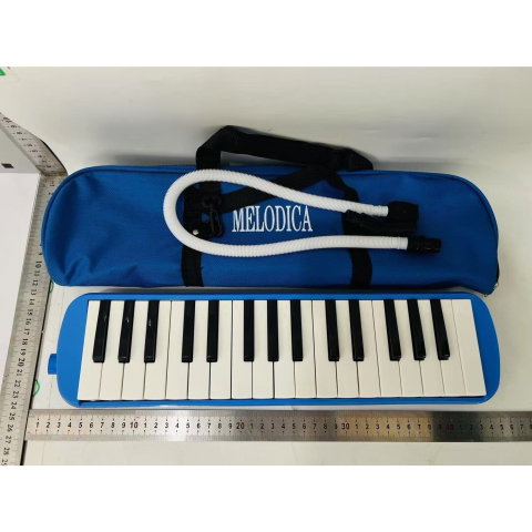 Jucarii Creative - Muzicuta Melodica 32 Clape, Flippy, din ABS, pentru Incepatori, 45 x 13 x 7 cm, Include Husa si Suflator, Albastru