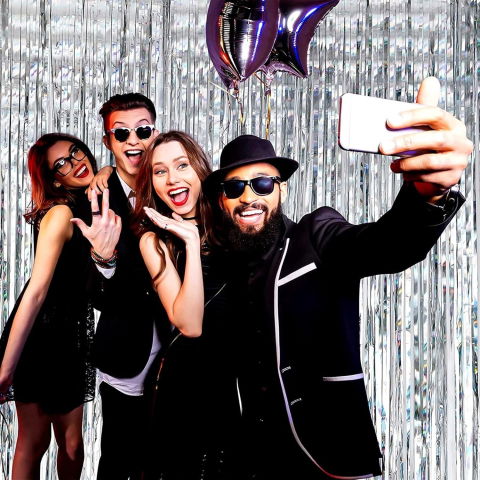 Fete Masa si Perdele Franjurate - Perdea Franjurata, Flippy, Model Decor Petrecere, pentru Fundal de Poze, Amenajare Colorata a Petrecerii, Dimensiune 100x200 cm, Argintiu