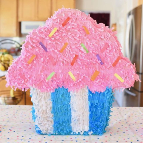 Import - Pinata Briosa CupCake pentru Petrecere, Flippy, din Hartie Creponata si Carton, Pinata pentru Petreceri, 45 x 35 x 10 cm, Roz