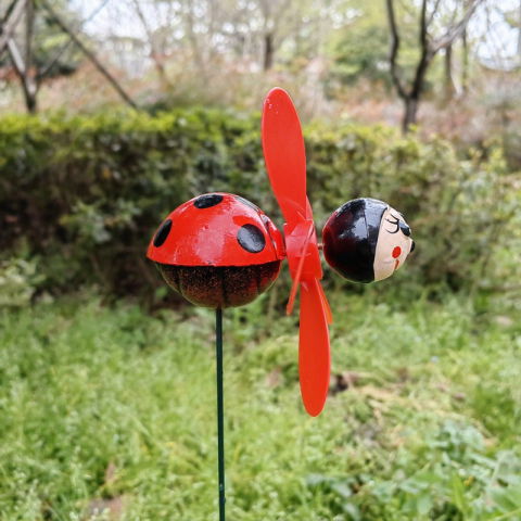 Articole pentru Gradina si Bricolaj - Set 4 Figurine, Decoratiuni de Gradina, Flippy, Tip Morisca de Vant, Model Insecte, 57 x 12 cm, Multicolor