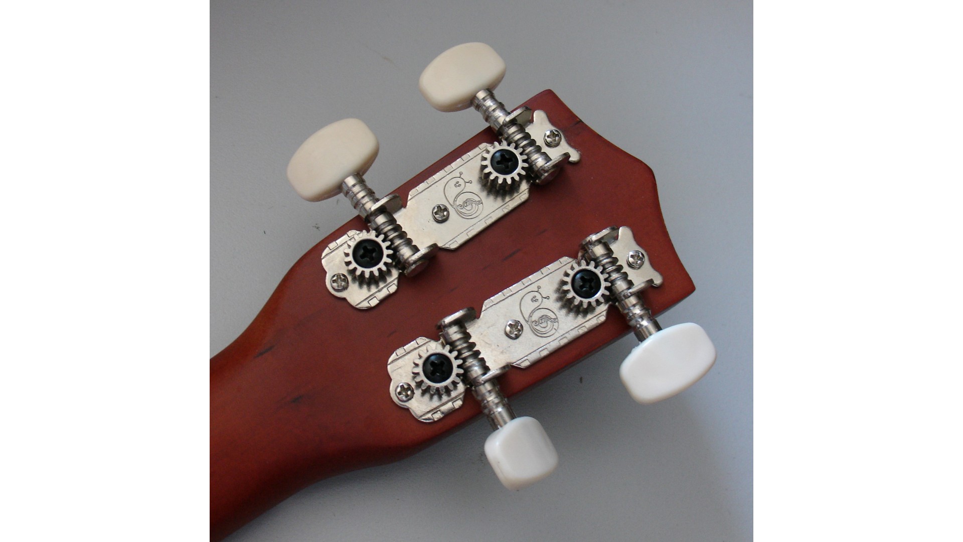 Clifton Ukulele Brown [2]