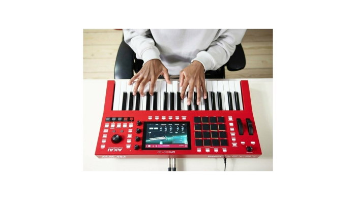 AKAI Professional MPC Key 37 [11]
