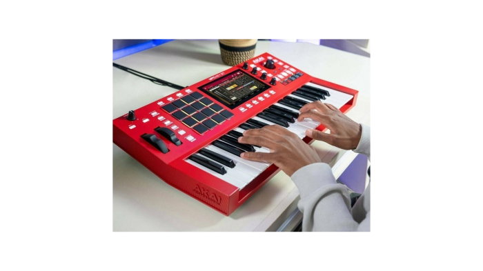 AKAI Professional MPC Key 37 [8]