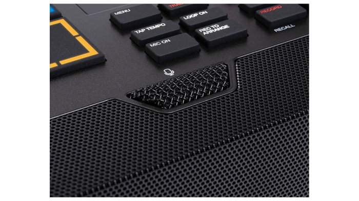 AKAI Professional MPC Live III [7]