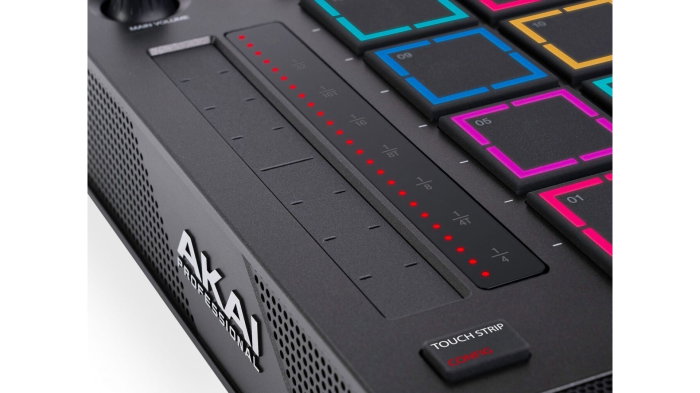AKAI Professional MPC Live III [7]